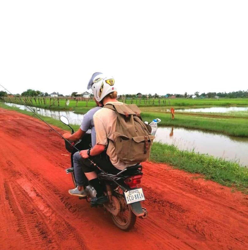 siem-reap-fishing-in-the-rice-fields-in-the-villages-of-siem-reap