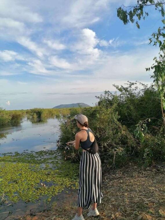 siem-reap-fishing-in-the-rice-fields-in-the-villages-of-siem-reap