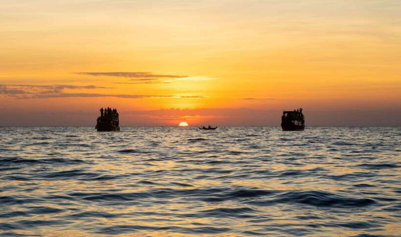 siem-reap-floating-village-sunset-boat-guided-vespa-tour