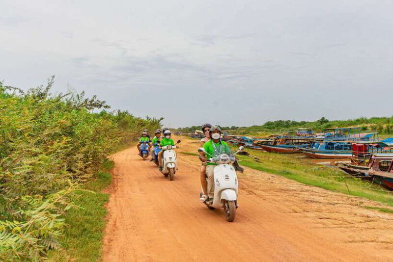 siem-reap-floating-village-sunset-boat-guided-vespa-tour