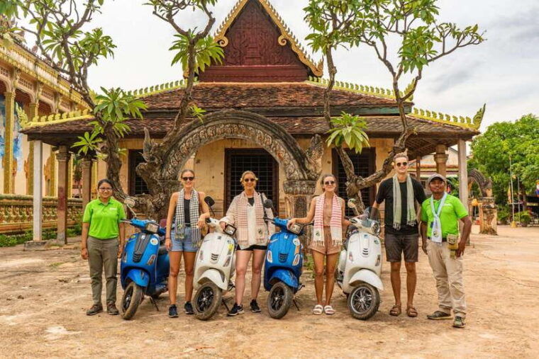 siem-reap-floating-village-sunset-boat-guided-vespa-tour
