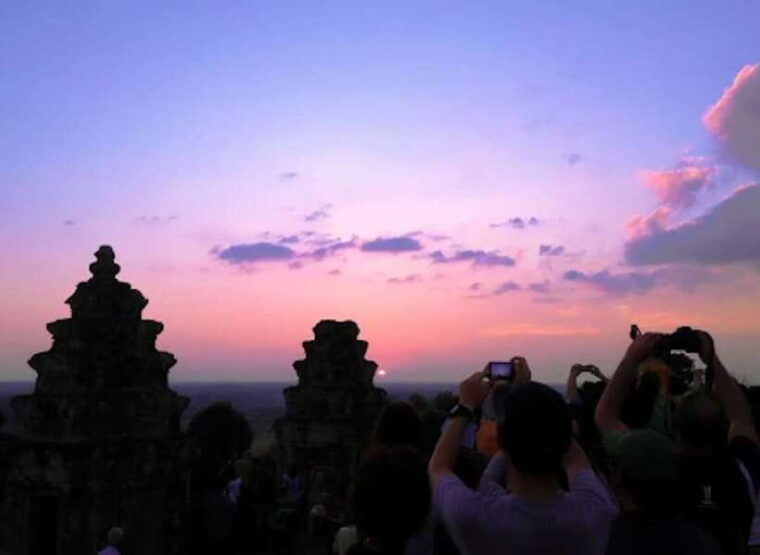 siem-reap-full-day-angkor-wat-guided-tour-with-sunset