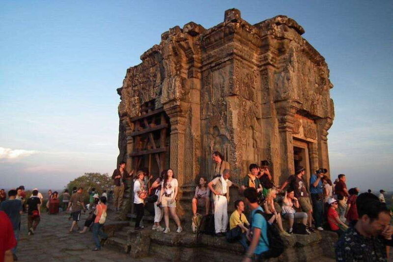 siem-reap-full-day-angkor-wat-temple-tour-with-sunset