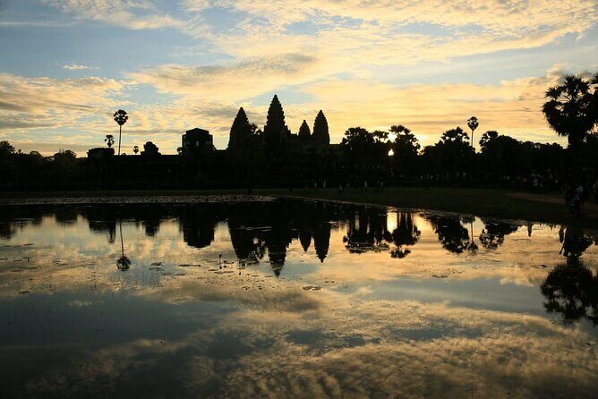 Siem Reap Full Day Angkor Wat with Apsara Dance Dinner - Key Points