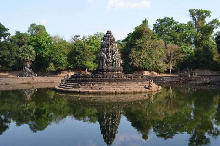 siem-reap-full-day-tuk-tuk-tour-of-angkor-wat-temples