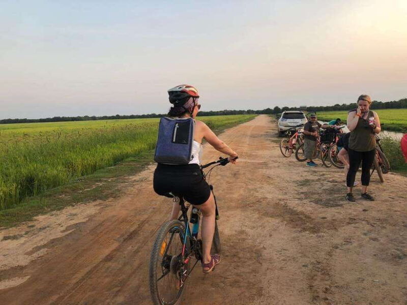 siem-reap-half-day-by-bicycle-sunset-on-the-bank-of-lake
