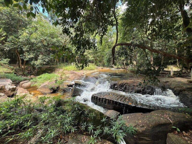 siem-reap-kbal-spean-and-banteay-srei-temple-private-hike