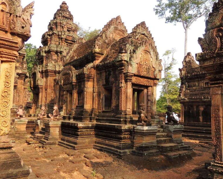 siem-reap-kbal-spean-and-banteay-srei-temple-private-hike