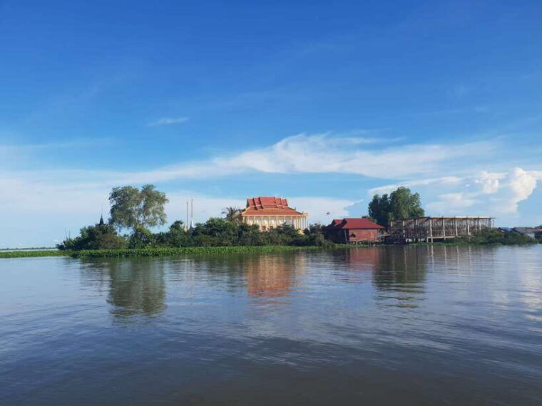 siem-reap-kompong-khleang-floating-village-guided-tour