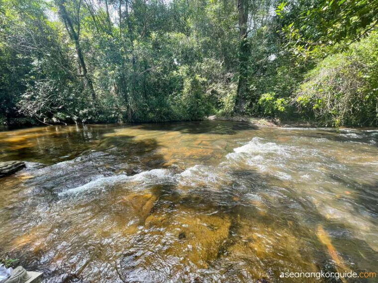 siem-reap-kulen-mountain-small-group-tour-with-picnic-lunch