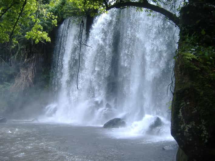 siem-reap-kulen-mountain-waterfall-and-historical-wonders