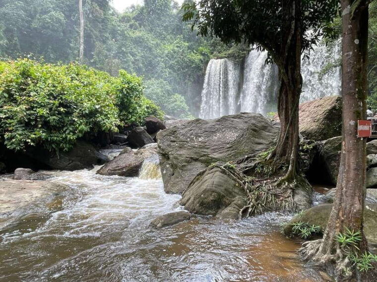 siem-reap-kulen-waterfall-and-1000-linga-river-tour