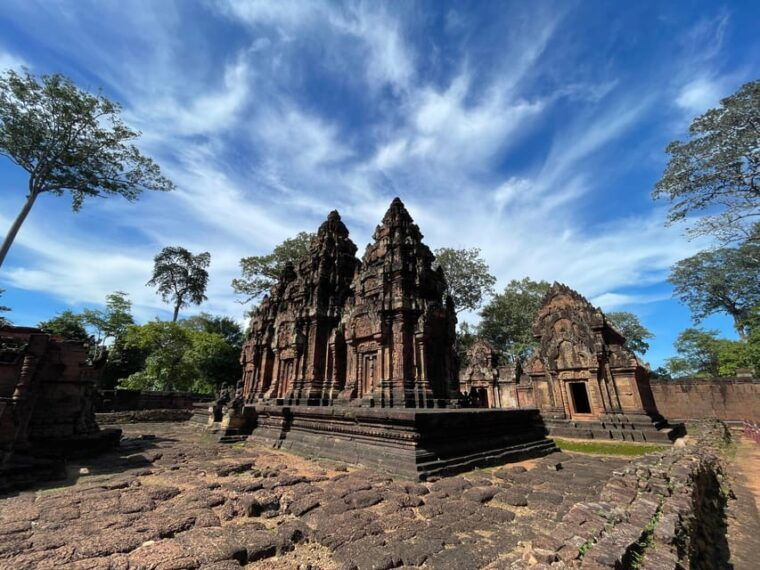 siem-reap-kulen-waterfall-and-banteay-srei-exploration