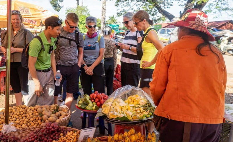 siem-reap-morning-foodie-market-tour-by-vespa