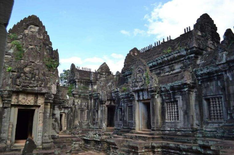 siem-reap-phnom-bok-mountain-and-grand-circle-temples-tour