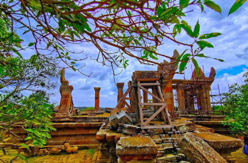 siem-reap-preah-vihear-and-koh-ker-temples-day-tour