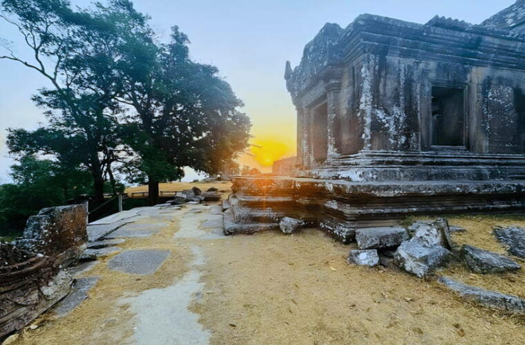 siem-reap-preah-vihear-and-koh-ker-temples-day-tour