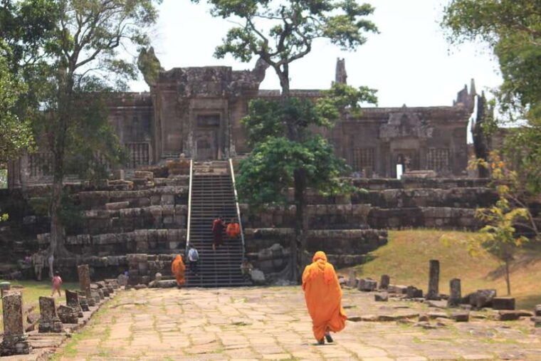 siem-reap-preah-vihear-temple-day-trip-with-guide