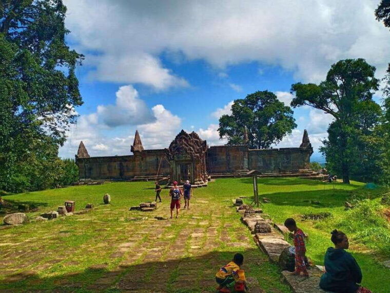 siem-reap-preah-vihear-temple-day-trip-with-guide