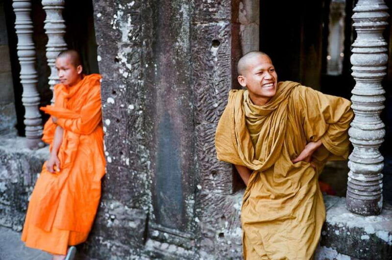 siem-reap-private-angkor-wat-bakheng-mountain-sunset-tour