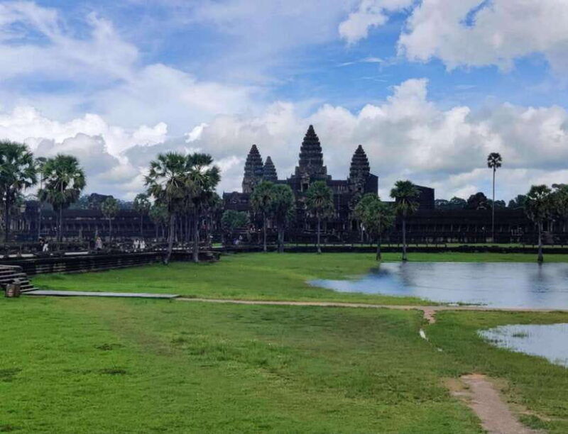 siem-reap-private-car-charter-with-english-speaking-driver
