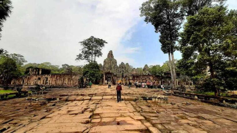 siem-reap-private-car-charter-with-english-speaking-driver