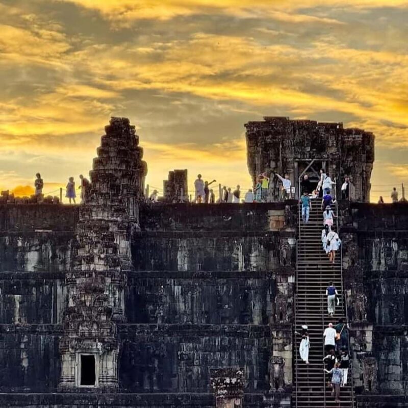 Siem Reap: Private Custom Angkor Wat Tour with Local Guide - Key Points