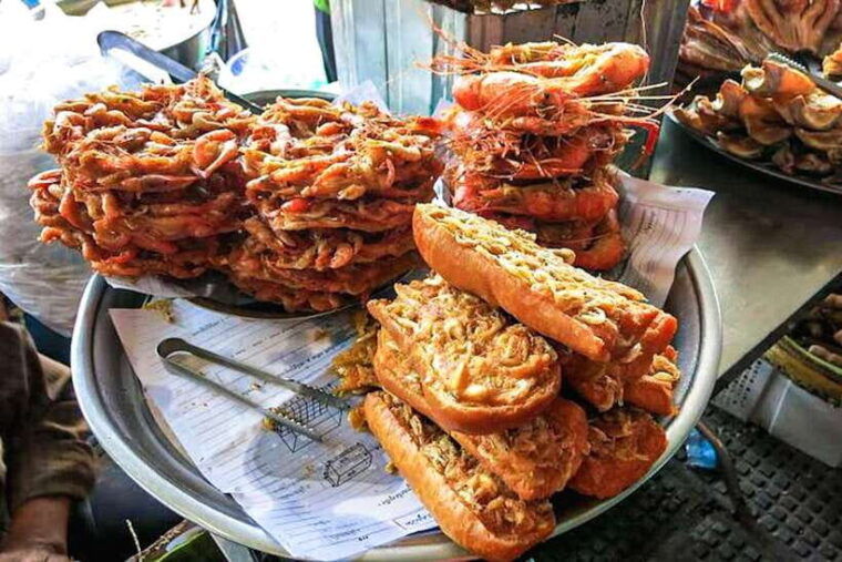 siem-reap-private-street-food-tour-by-bus-or-bike