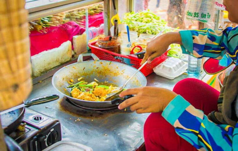 siem-reap-private-street-food-tour-by-bus-or-bike