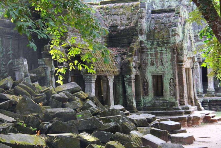siem-reap-private-taxi-to-angkor-wat-and-small-circuit