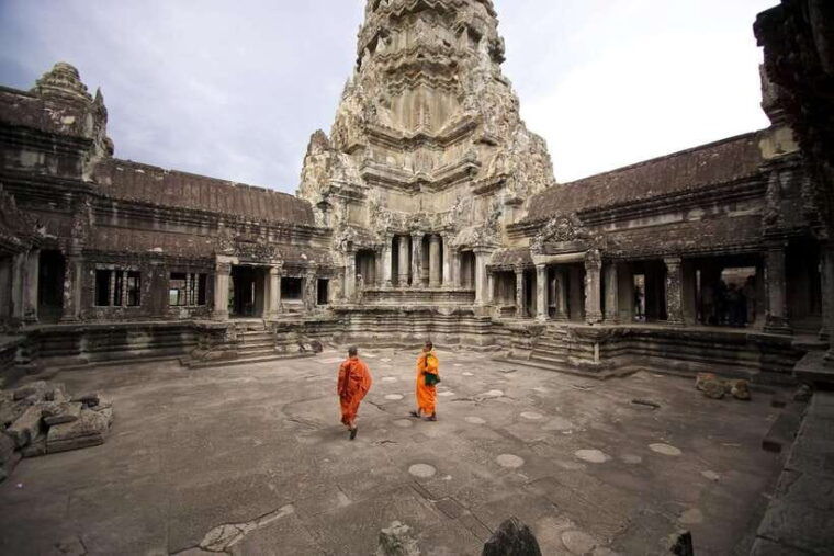 siem-reap-private-tour-of-angkor-temple-complex