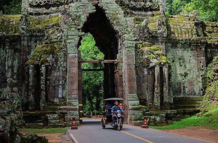 siem-reap-private-tuk-tuk-tour-of-the-magnificent-temples
