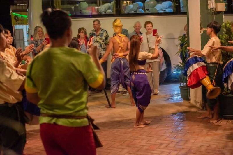 siem-reap-restaurant-meal-with-apsara-dance-performance
