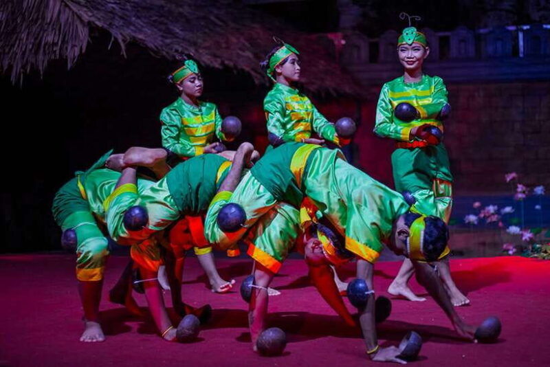 siem-reap-restaurant-meal-with-apsara-dance-performance