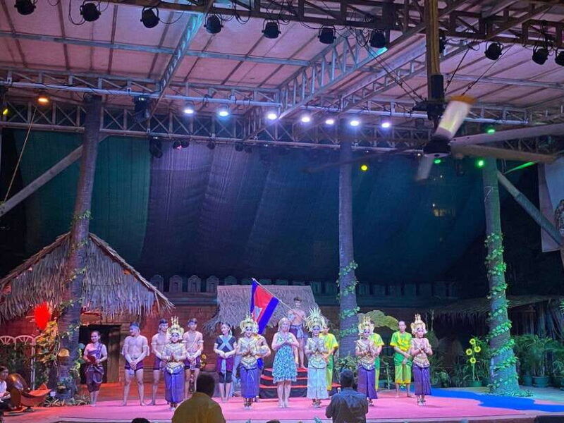 siem-reap-restaurant-meal-with-apsara-dance-performance
