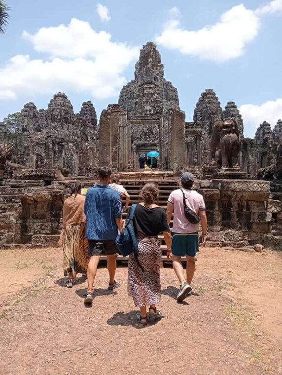 siem-reap-small-group-tour-1-day-at-angkor-wat