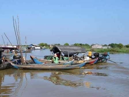 siem-reap-tonle-sap-lake-fishing-village-flooded-forest
