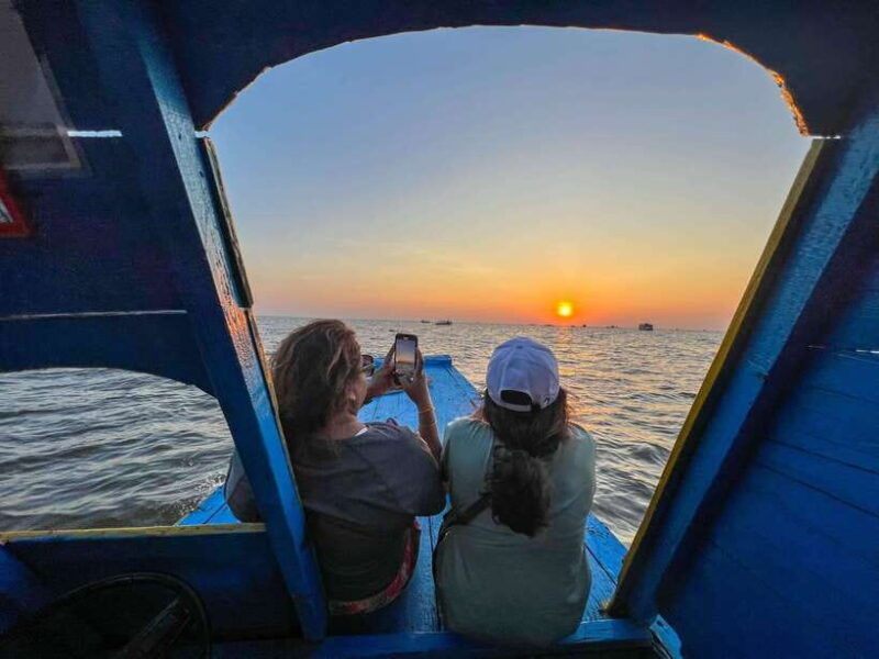 siem-reap-tonle-sap-sunset-boat-cruise-with-transfers
