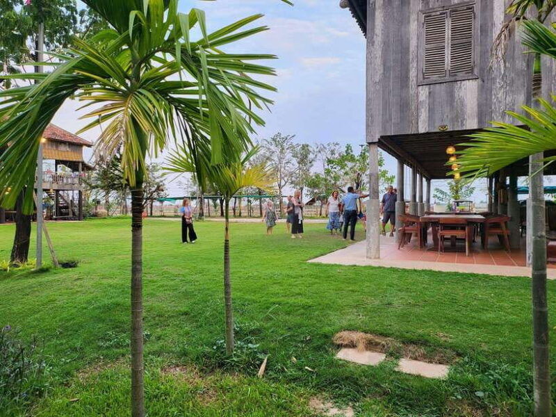siemreap-sunset-dinner-riding-an-ox-cart-at-rice-paddy-field
