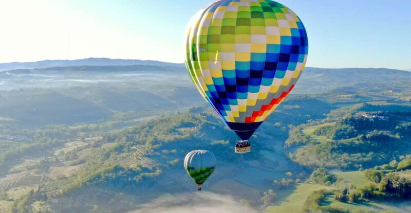 siena-balloon-flight-over-tuscany-with-a-glass-of-wine