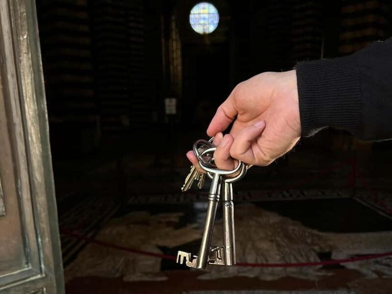Siena: Exclusive morning visit to the Duomo with the Clavigero - An Inside Look at the Siena Duomo Morning Tour