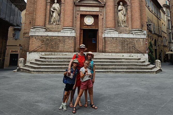 siena-medieval-families-exploration-game-and-tour