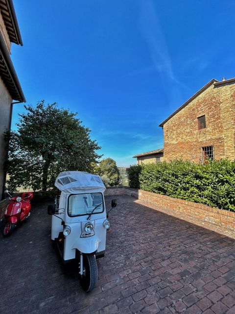 siena-tuk-tuk-tour-with-wine-tasting