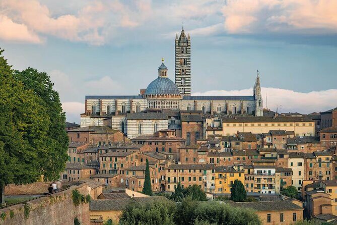 Siena Walking Tour with Audio and Written Guide by a local - Summary and Who This Tour Is Best For  