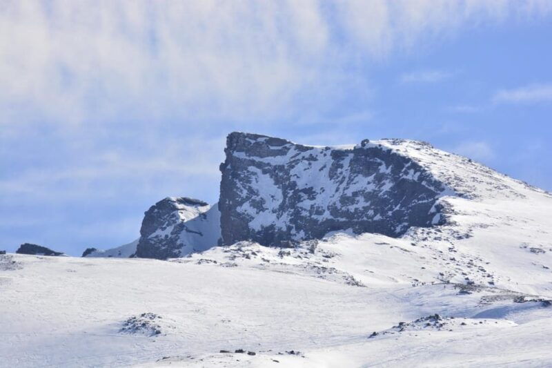 sierra-nevada-snow-tour-at-3000m-of-altitude