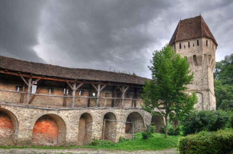 sighisoara-candlelight-tour-of-draculas-home-town