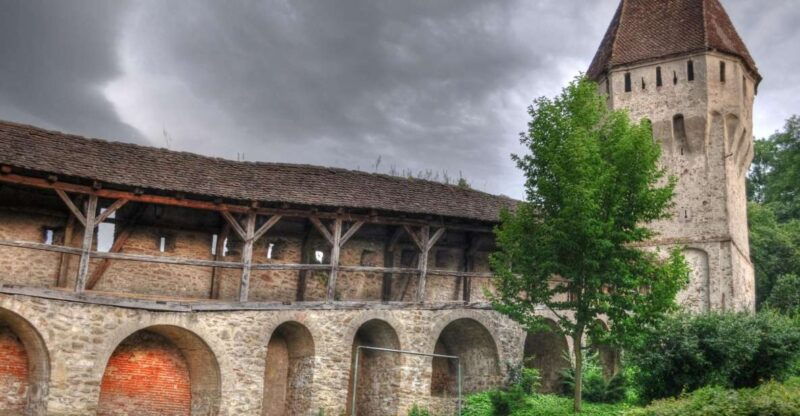 sighisoara-candlelight-tour-of-draculas-home-town