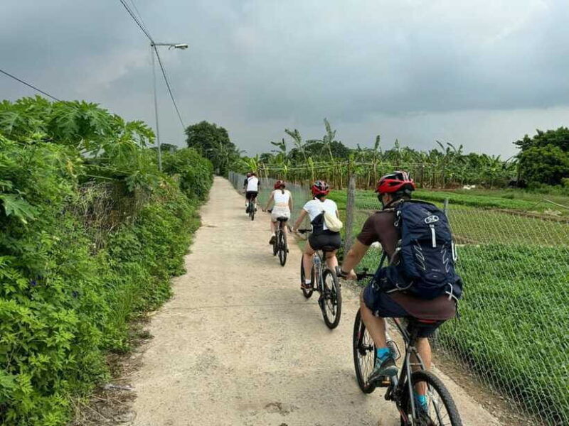 sightseeing-and-explore-hanoi-amazing-cuisine