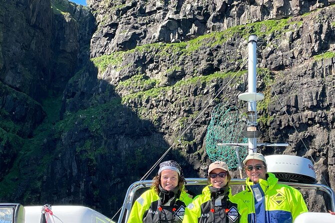 sightseeing-around-nolsoy-to-see-puffins