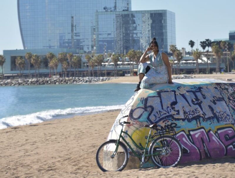 sightseeing-barcelona-by-bike-photo-shooting-tapas